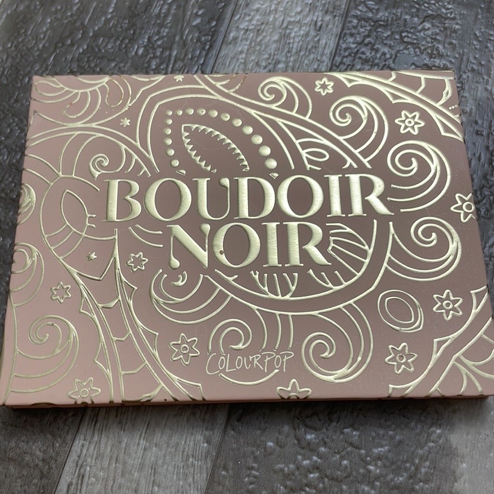 Boudoir Noir Colourpop Palette